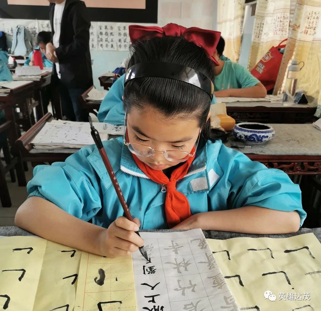 百灵庙第二小学